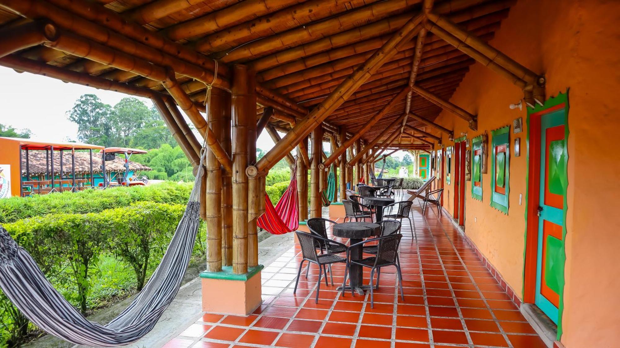 Hotel Parque De Los Arrieros Montenegro Bagian luar foto