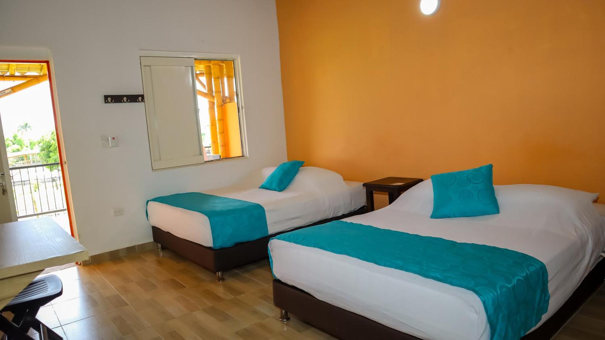 Hotel Parque De Los Arrieros Montenegro Bagian luar foto
