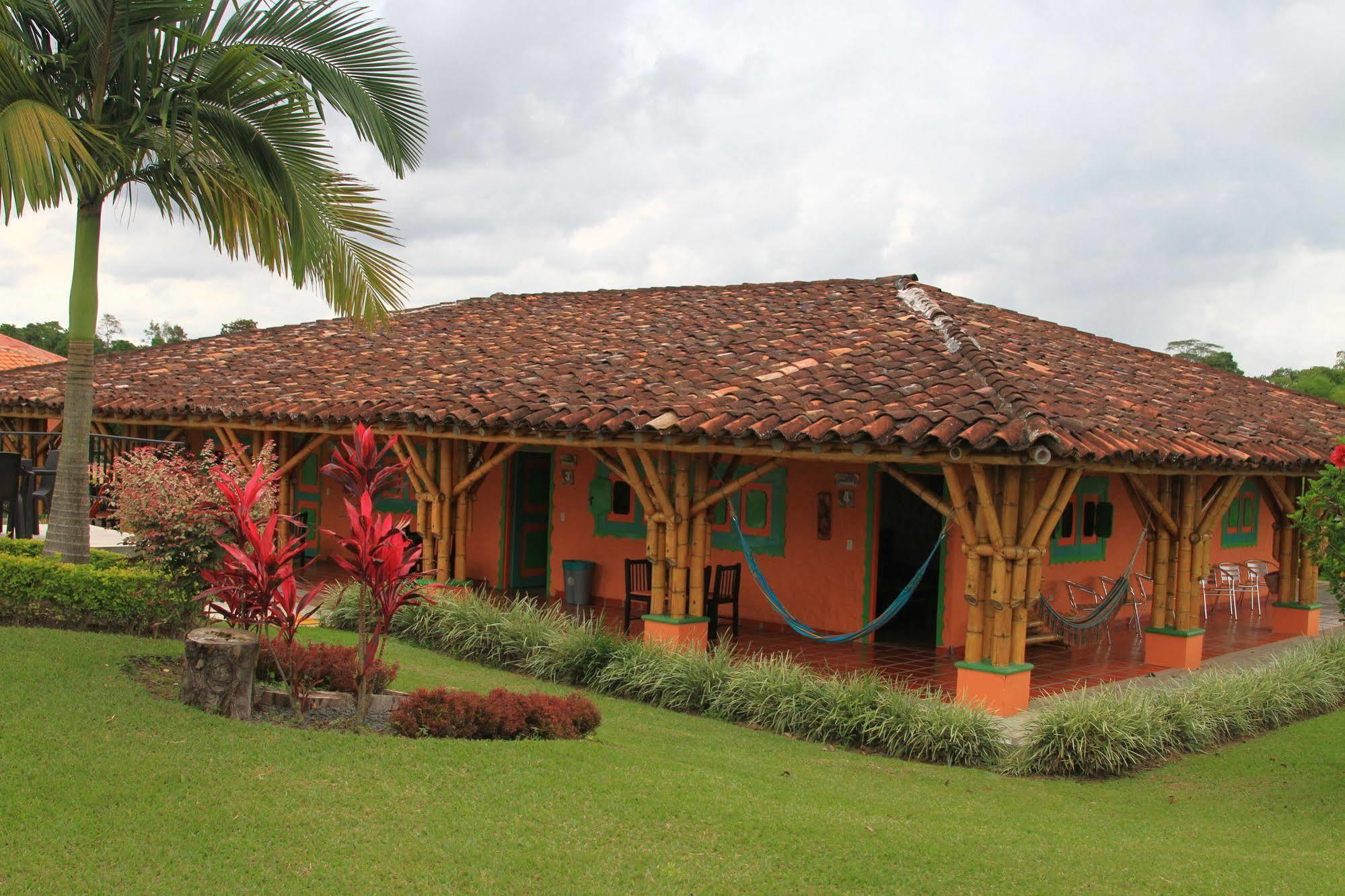 Hotel Parque De Los Arrieros Montenegro Bagian luar foto